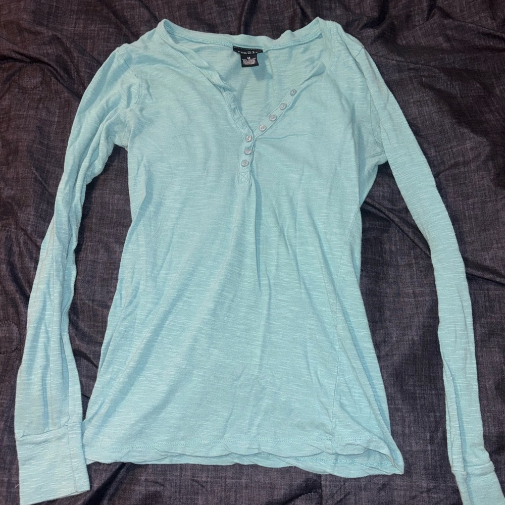 Women's Light Blue Long Sleeve Top